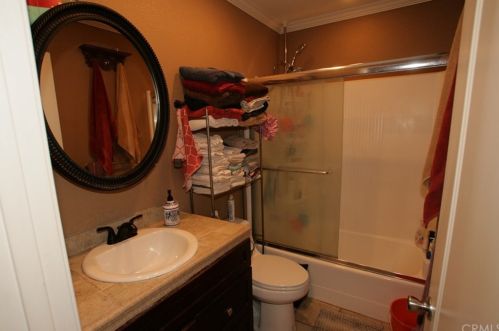 3080 Bradford Pl, Santa Ana CA  92707-4043 exterior