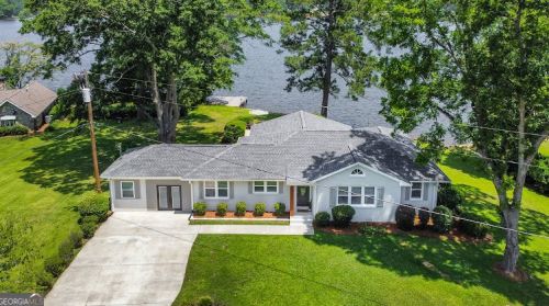 116 Lakeshore Dr, Carrollton, GA 30117-1810