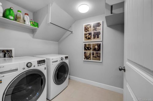 8238 Jasmine Ct, Englewood CO 80112-1033 exterior