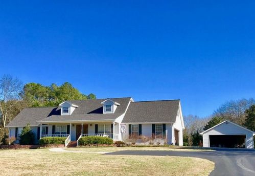 25 Sunrise Cir, Trion, GA 30753-1407