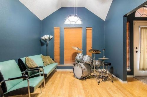 6716 Lucas Ln, Fort Worth TX  76182-3946 exterior