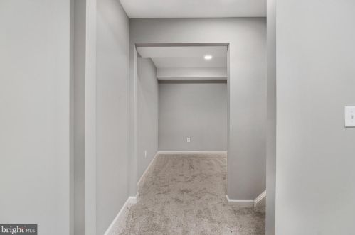 14676 Alps Dr, Woodbridge VA  22193-3322 exterior