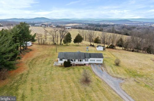 1572 Polk Rd, Edinburg, VA 22824-3219