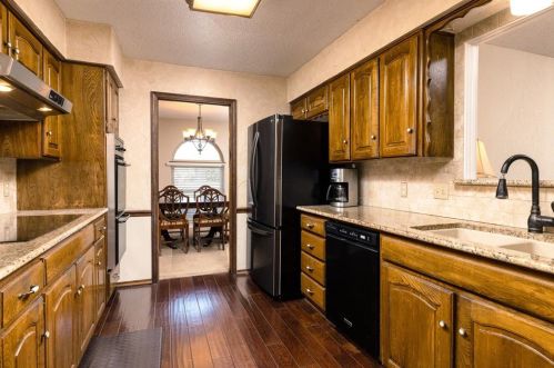 6504 Victoria Ave, Fort Worth TX  76180-8048 exterior