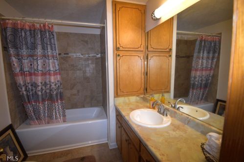 135 Bennington Dr, Stockbridge GA  30281-4097 exterior