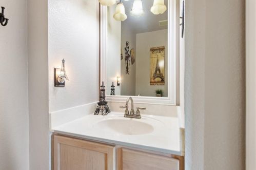11200 Chatam Berry Ln, Austin TX  78748-3935 exterior