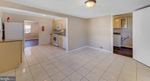 3 Scarsdale Ave, Trenton NJ  08618-1921 exterior