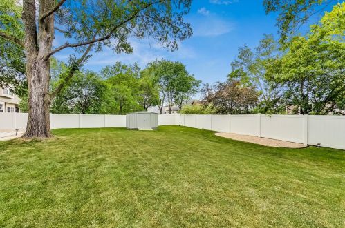 1045 Big Eagle Trl, Carol Stream IL  60188-9153 exterior