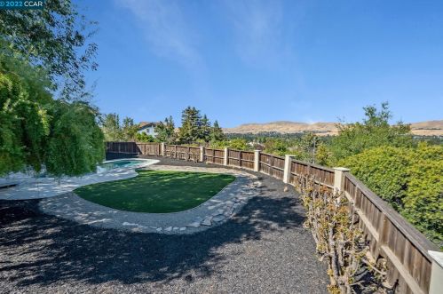 5334 Vista Point Ct, Concord CA  94521-5017 exterior