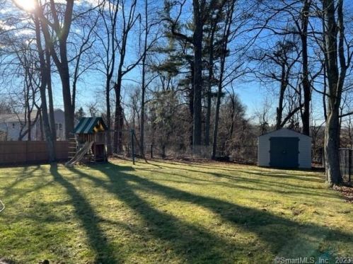 26 Sunrise Cir, Wallingford CT  06492-3225 exterior