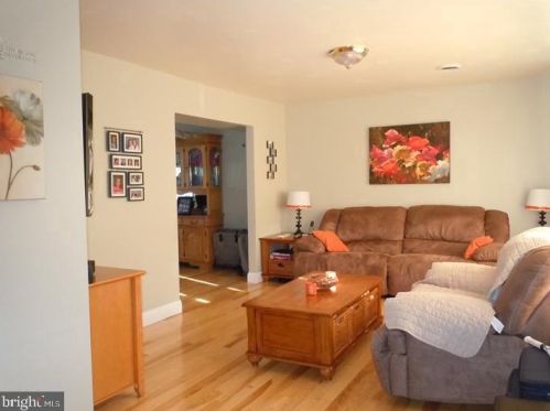 18 Santa Clara Trl, Browns Mills, NJ 08015-6622