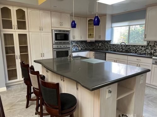 1704 Crestview Ave, Seal Beach, CA 90740-5728