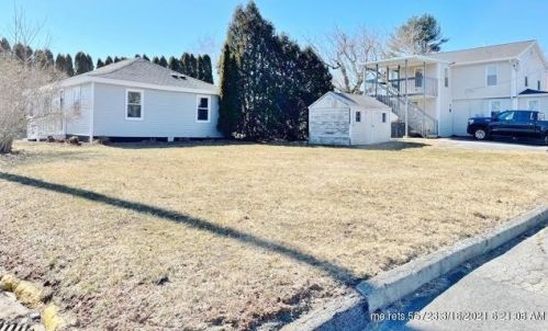 28 Dupont Ave, Biddeford, ME 04005-3604
