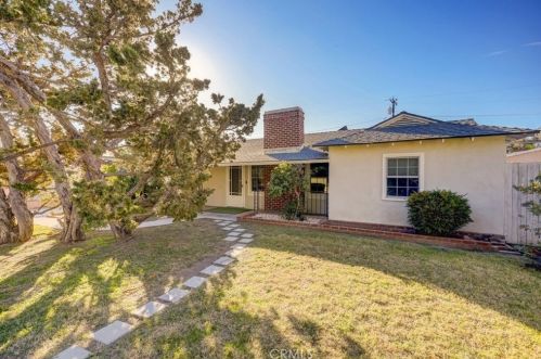 2062 Flower St, Santa Ana CA 92706-1928 exterior