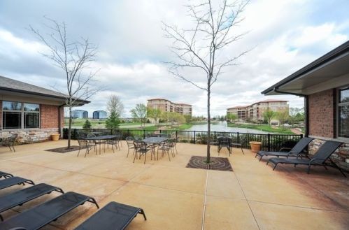 100 Prairie Park Dr, Wheeling IL  60090-2723 exterior
