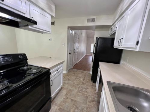 941 Walker St, Angleton TX  77515-4807 exterior