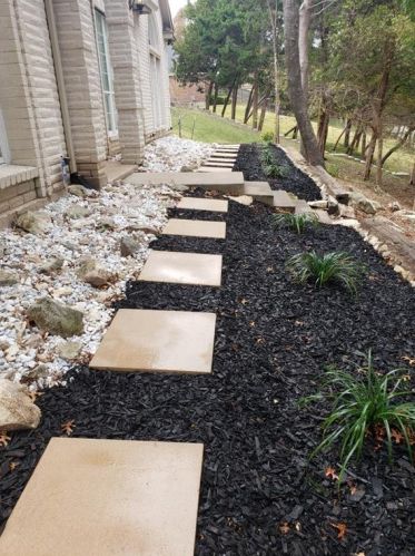 806 Sleepy Holw Dr, Cedar Hill TX 75104-1755 exterior