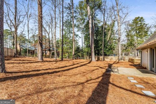 400 Breakwater Rdg, Atlanta GA  30328-1808 exterior