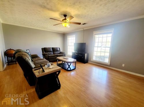 212 Avondale Dr, Lagrange, GA 30241-1826