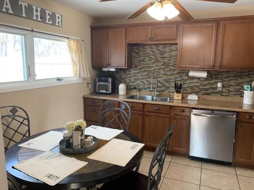 516 Liberty Pl, Hobart IN 46342-4659 exterior