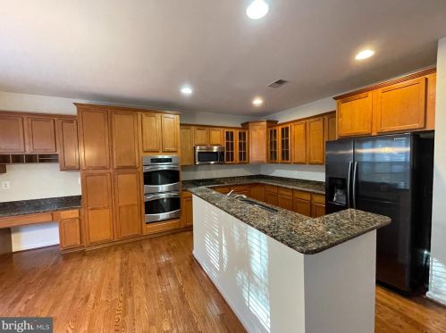 1304 Wright Ct, Fredericksburg, VA 22401-2654
