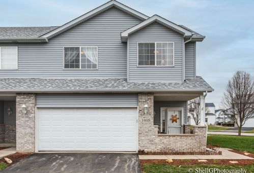 1935 Waters Edge Dr, Minooka, IL 60447-8269
