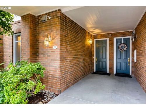 4884 Promenade Ter, Portland, OR 97229-7711