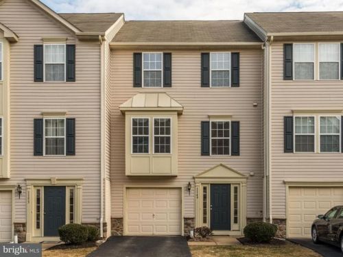 1149 Blue Bird Ln, York, PA 17402