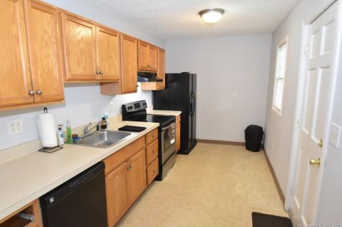 53 Mountain St, Ellington CT  06029-4138 exterior