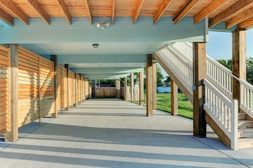 725 Bay Shore Dr, Morgans Point, TX 77571