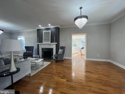 6805 11 St, Philadelphia PA 19147-1244 exterior