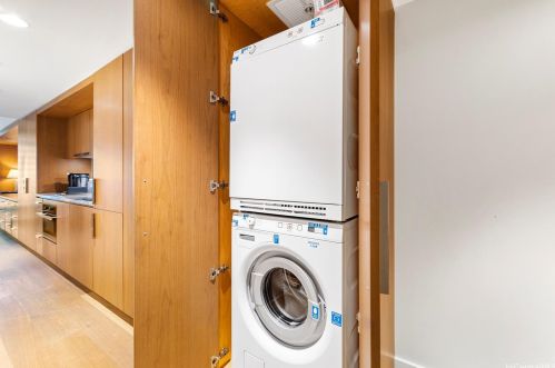 2139 Kuhio Ave, Honolulu HI  96815-2378 exterior