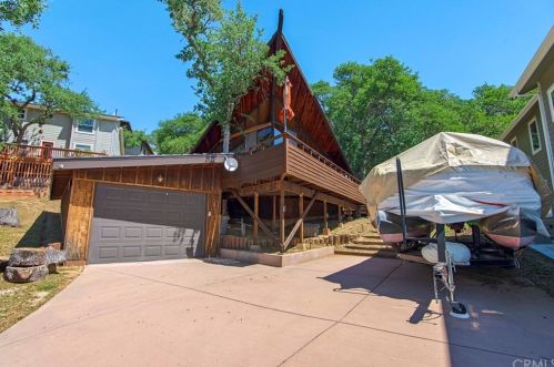 2490 Captains Cir, Lake Nacimiento, CA 93426-9688