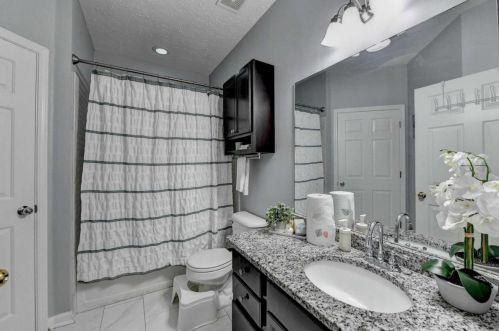 5559 Glenridge Dr, Atlanta GA  30342-7201 exterior