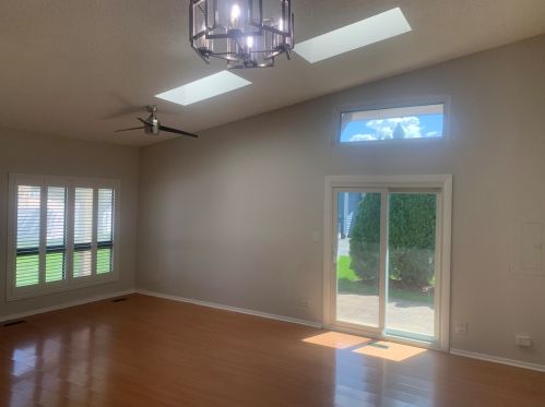 1552 Ranchview Dr, Naperville, IL 60565-6715