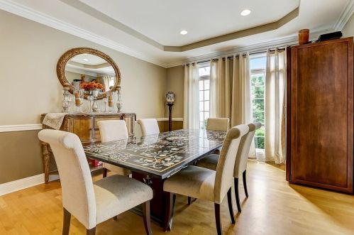 6919 Fieldstone Dr, Willowbrook IL  60527-5295 exterior