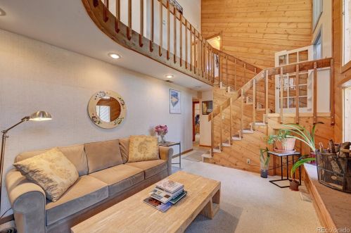 5615 Hatch Dr, Lakewood CO 80439 exterior