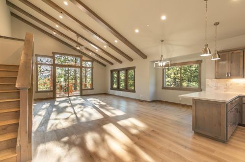 11102 Sitzmark Way, Truckee CA  96161-6128 exterior