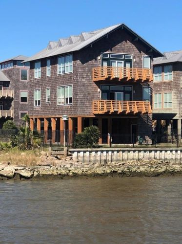 602 2nd St, Taylor Lake Village, TX 77586-3900