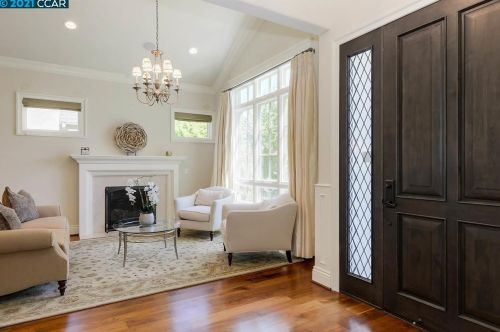 490 Orange Ave, Los Altos, CA 94022-3526