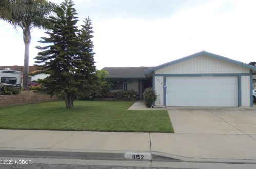1052 Columbus Dr, Santa Maria, CA 93454-1546