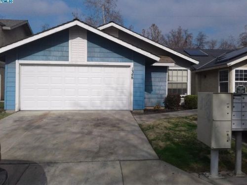 1348 Sunnyview Ave, Visalia, CA 93291-1916