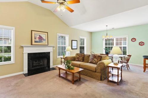 3319 Raes Creek Rd, Marietta, GA 30008-5702