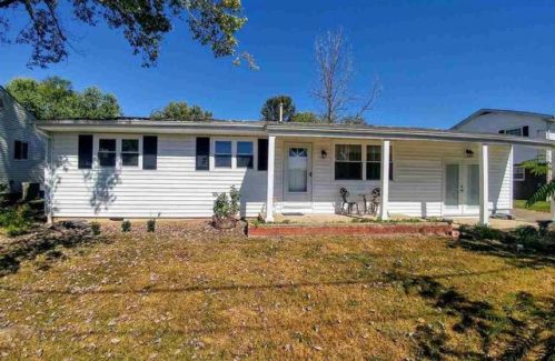 1010 Valley View Dr, Lesage, WV 25537-9763