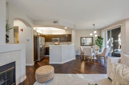 1804 Crescent Oak, Irvine CA  92618-4027 exterior