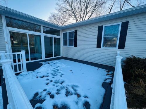 17 Hartshorn St, Killingly CT  06239-4118 exterior