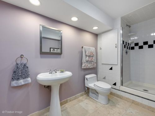 8170 Davis St, Niles IL 60714-1506 exterior