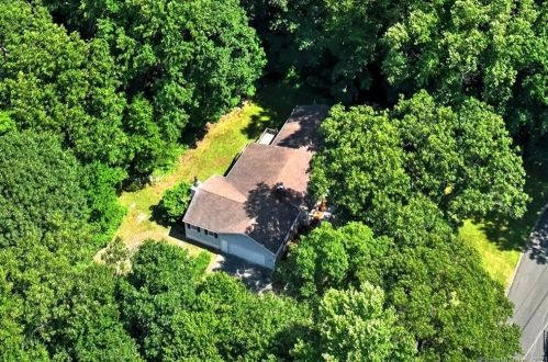 34 Brookwood Ln, Huntington CT  06484-2051 exterior