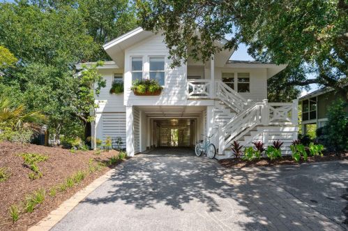 8 Ocean Park Ct, Isle Of Palms, SC 29451-2244