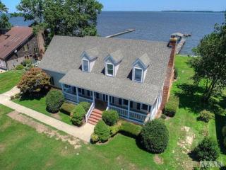 132 Canvasback Dr, Currituck, NC 27929-9641
